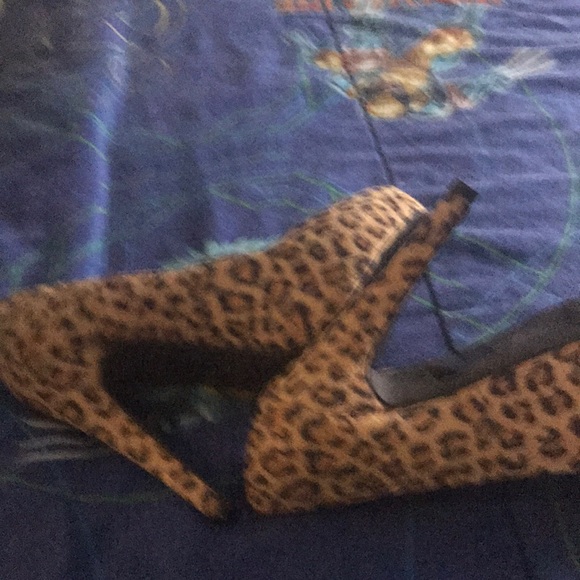 Leopard print heels - Picture 4 of 4